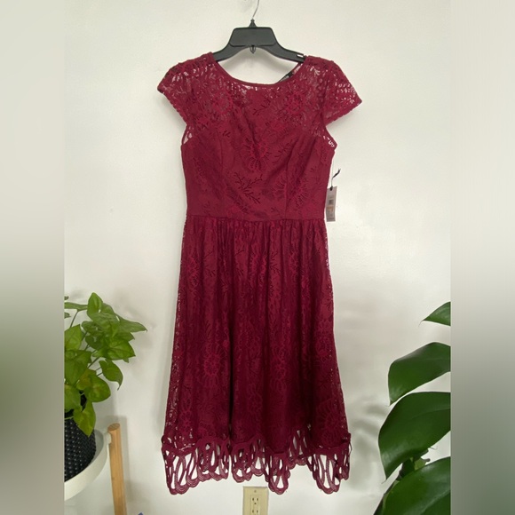 Kensie Women’s Maroon Cap Sleeve Knee Length Fit + Flare Dress Size 2 - Picture 4 of 11